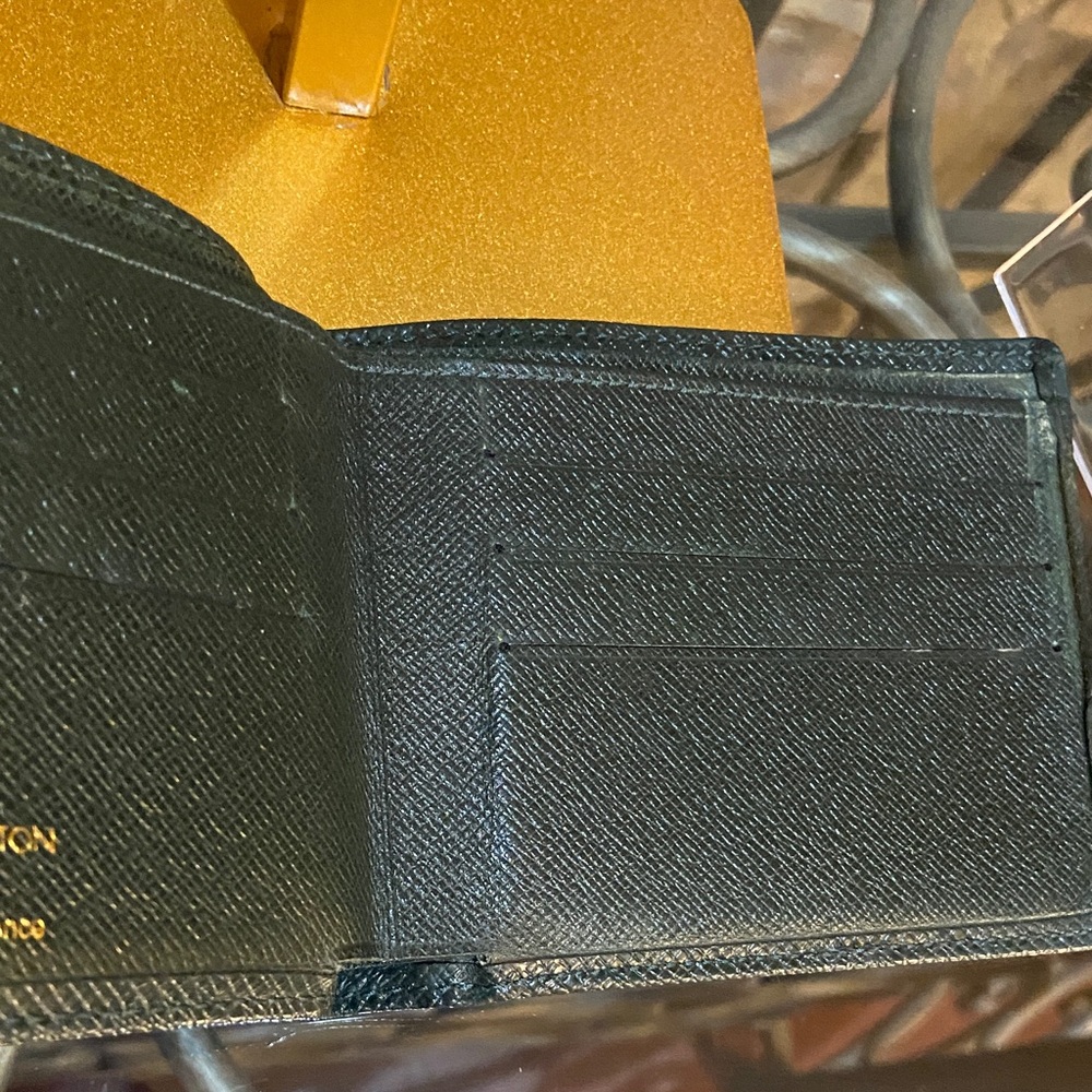 Louis Vuitton Textured Black Wallet - Picture 6 of 10